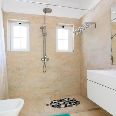 Gasthof Casa Birre Guesthouse *