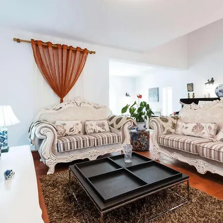 Casa Birre Guesthouse Guest house Cascais